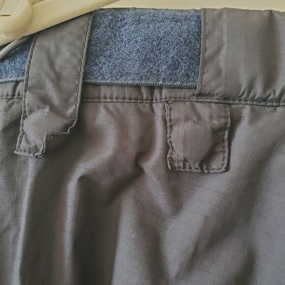 Vintage Y2K Foursquare Snowboard Pants Men’s Size 32 Medium Techfour 5000 Black - Picture 9 of 14